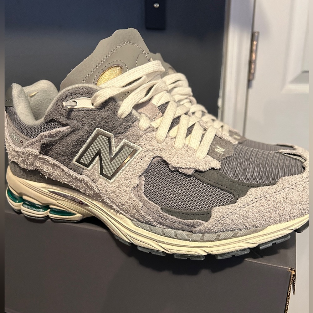 New Balance 2002R Protection Pack Rain Cloud Men’s size 9.0